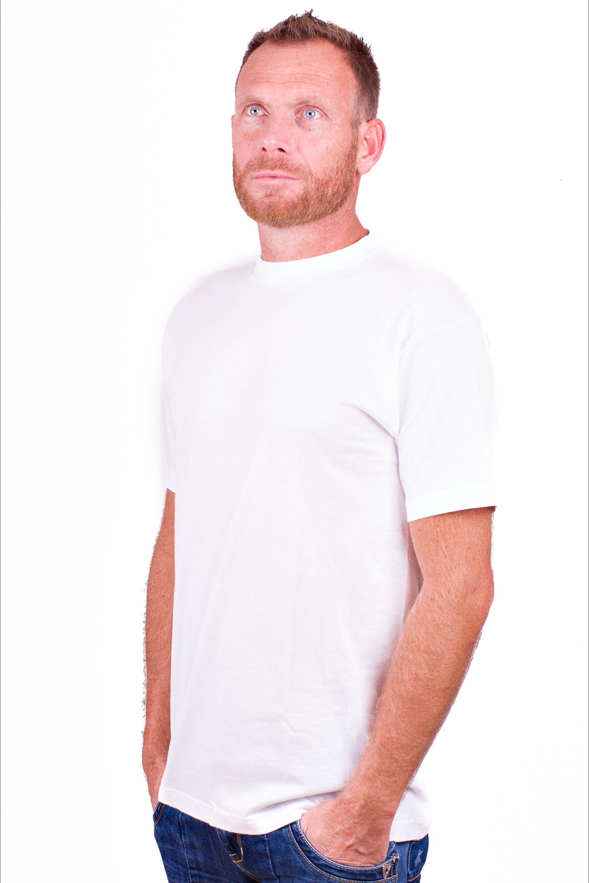 Alan red shirt deals